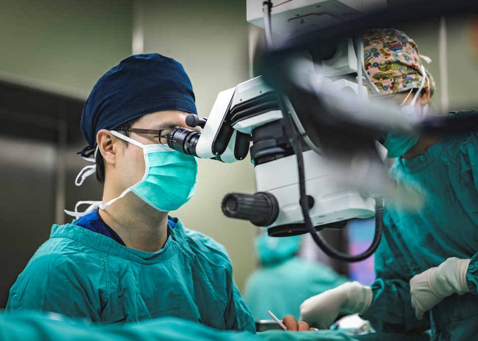 Small Ophthalmologist Cataract Surgeon Jobs for Ophthalmologists with OjO Ophthalmology jobs Online